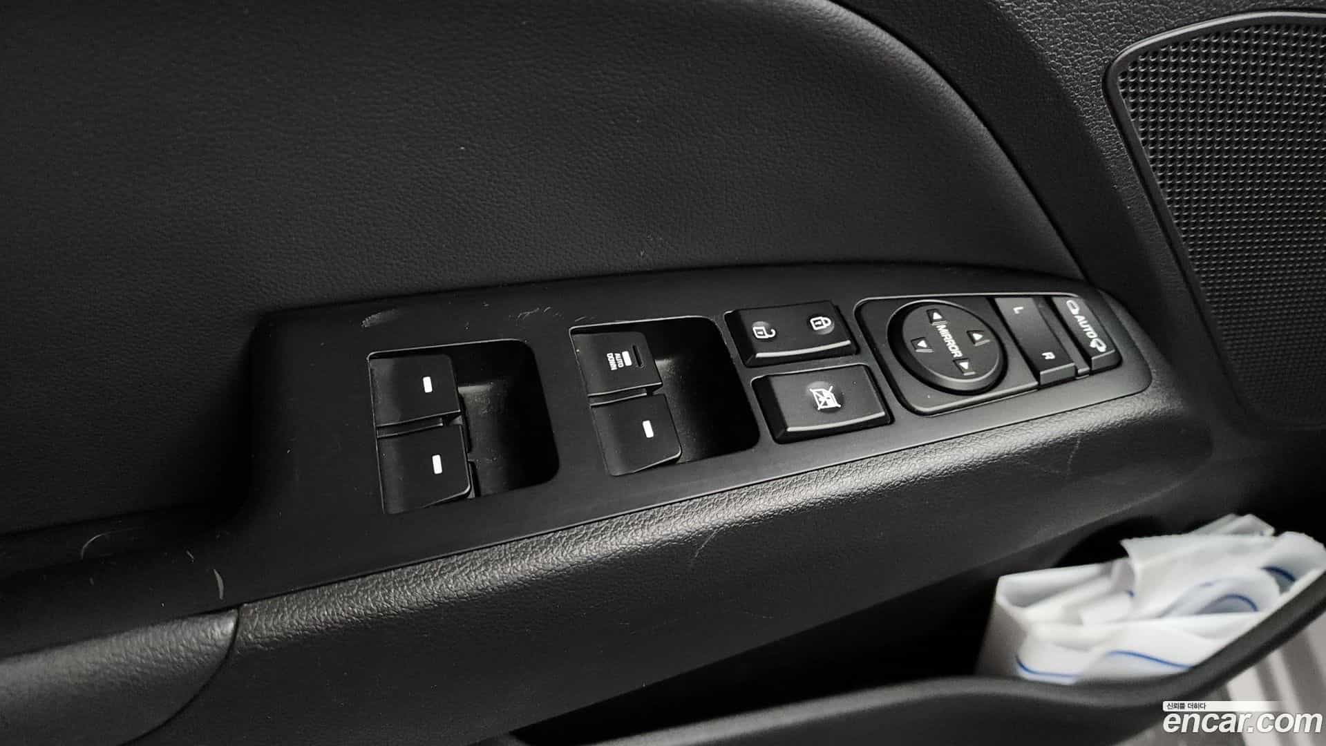 AVANTE Hyundai 2018.0-OPTION-042
