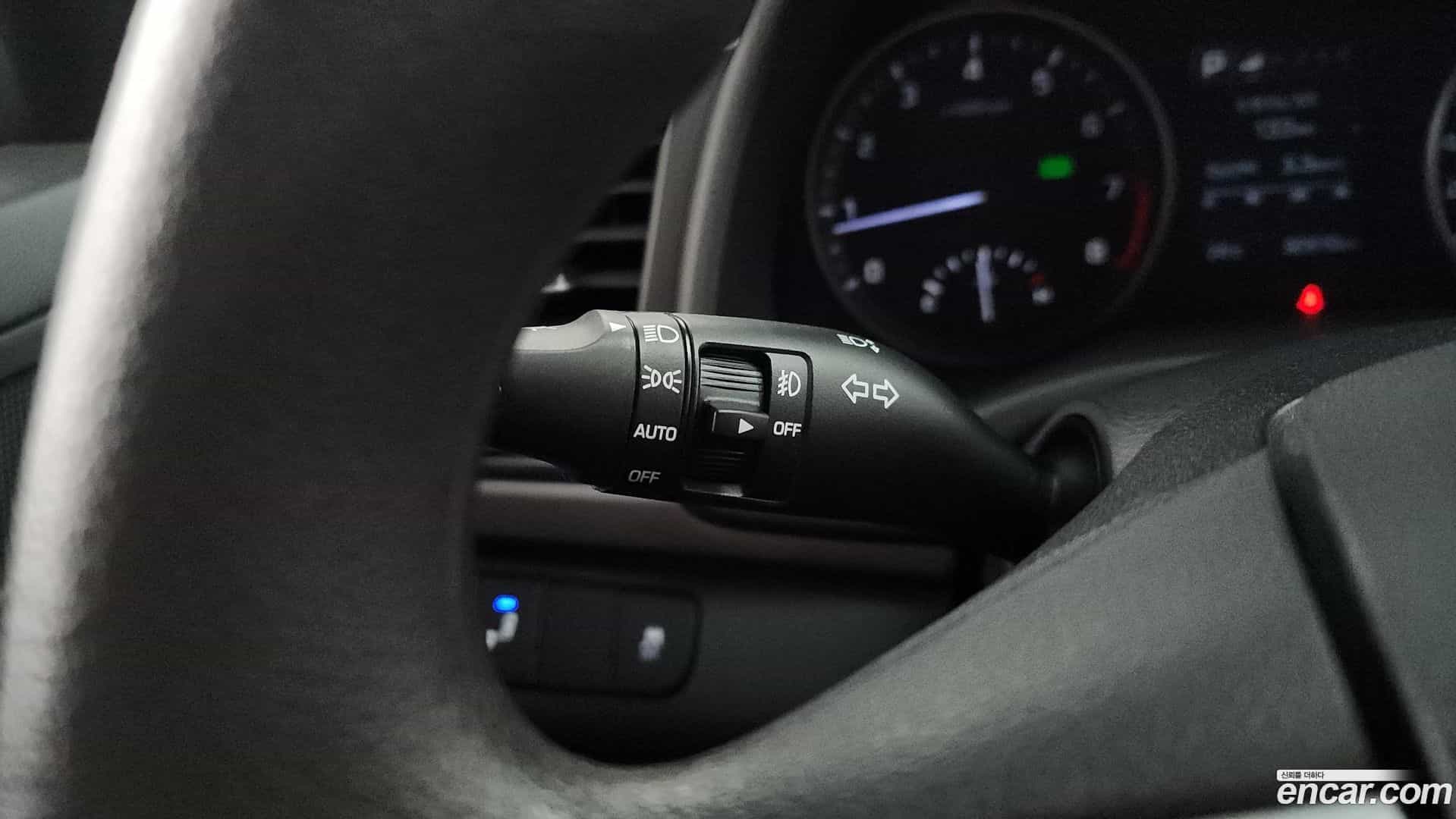 AVANTE Hyundai 2018.0-OPTION-043