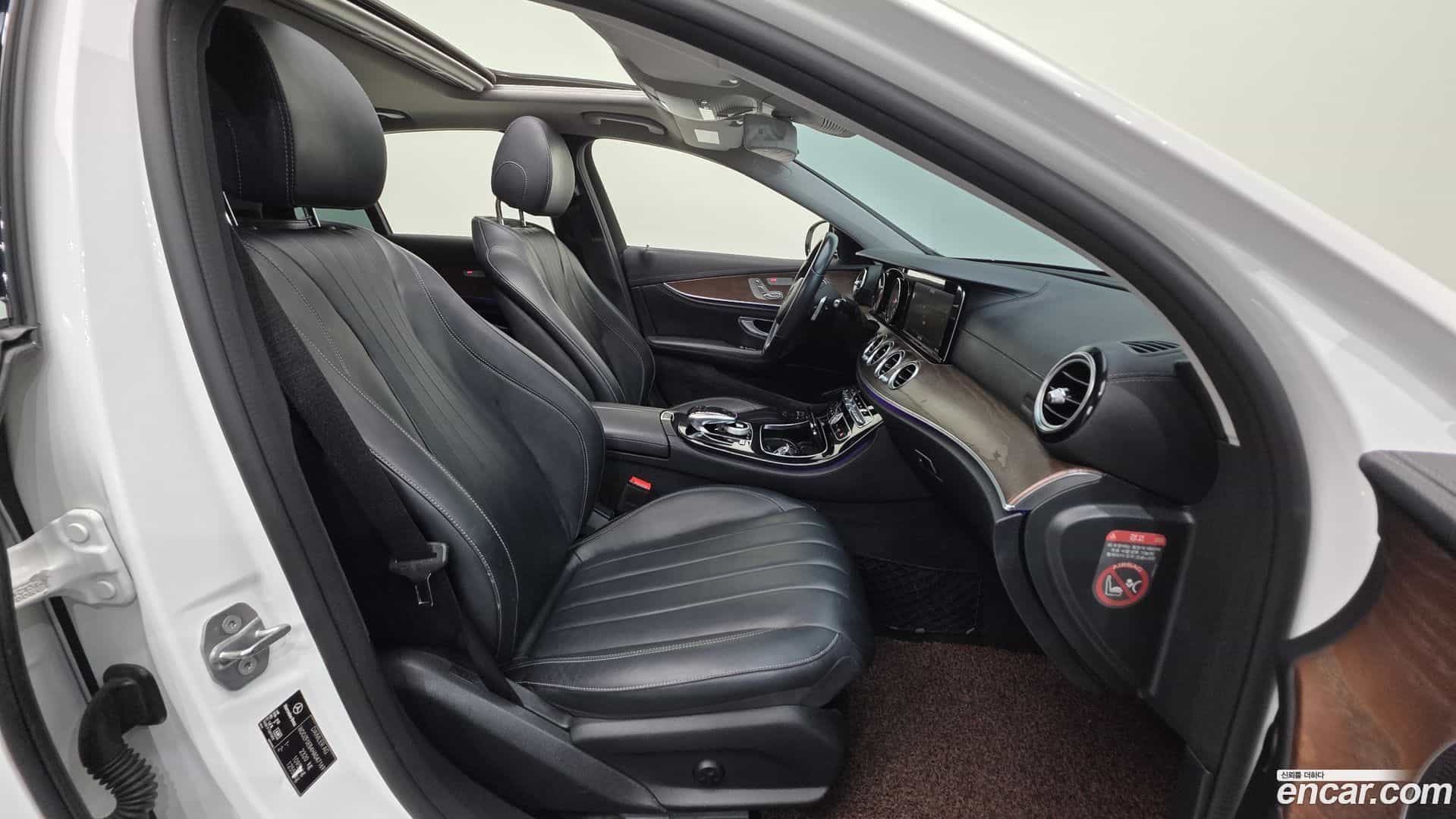 E-Class Mercedes-Benz 2016.11-INNER-010
