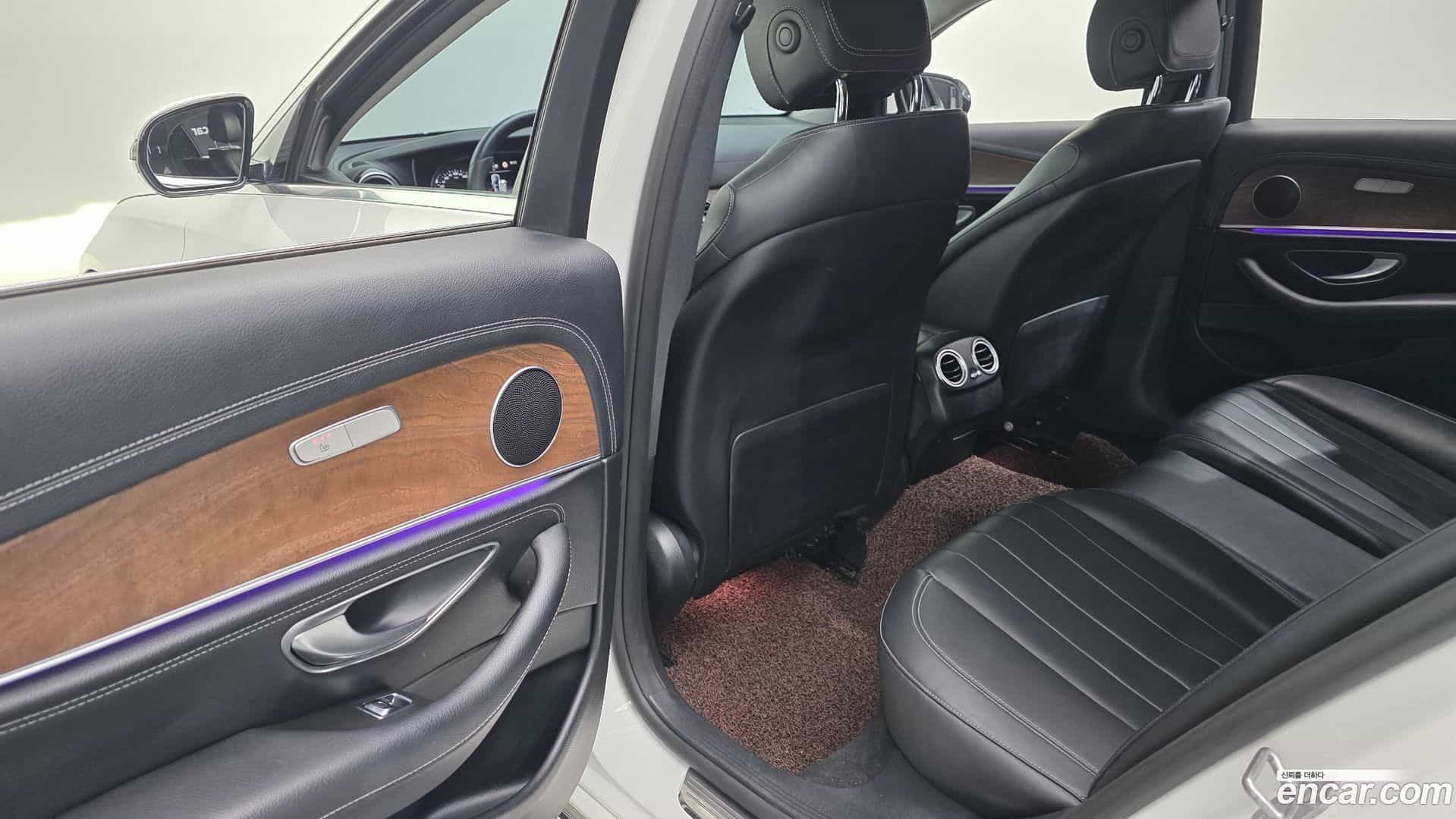 E-Class Mercedes-Benz 2016.11-OPTION-023