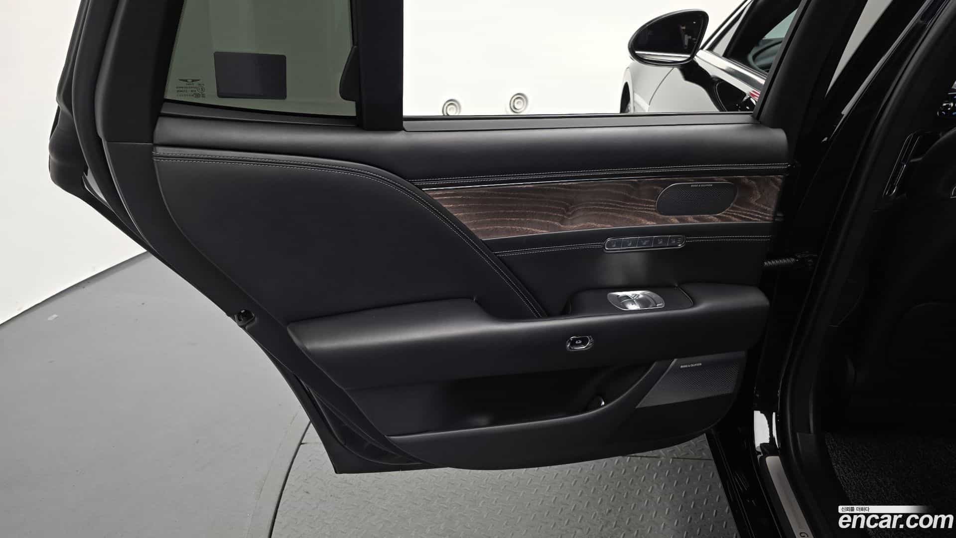 G90 Genesis 2022.3-INNER-035