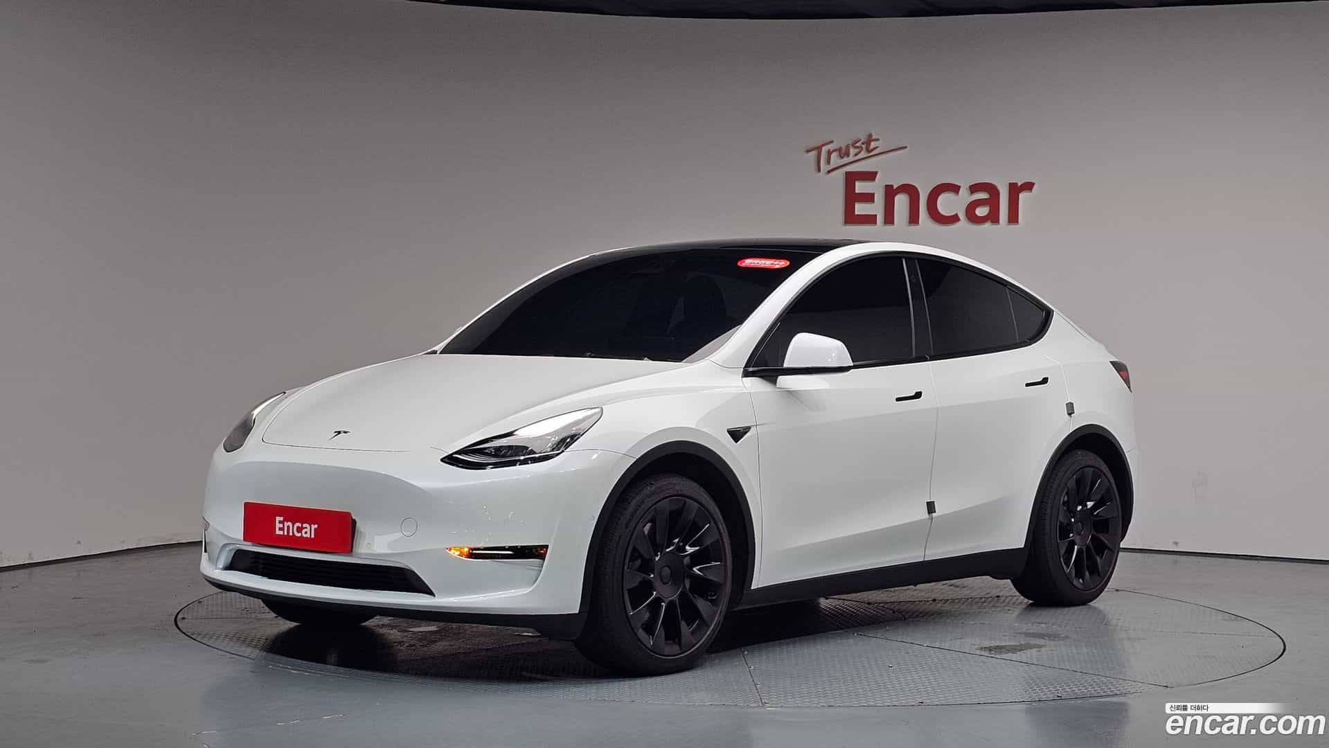 Model Y Tesla 2021.4-THUMBNAIL-011