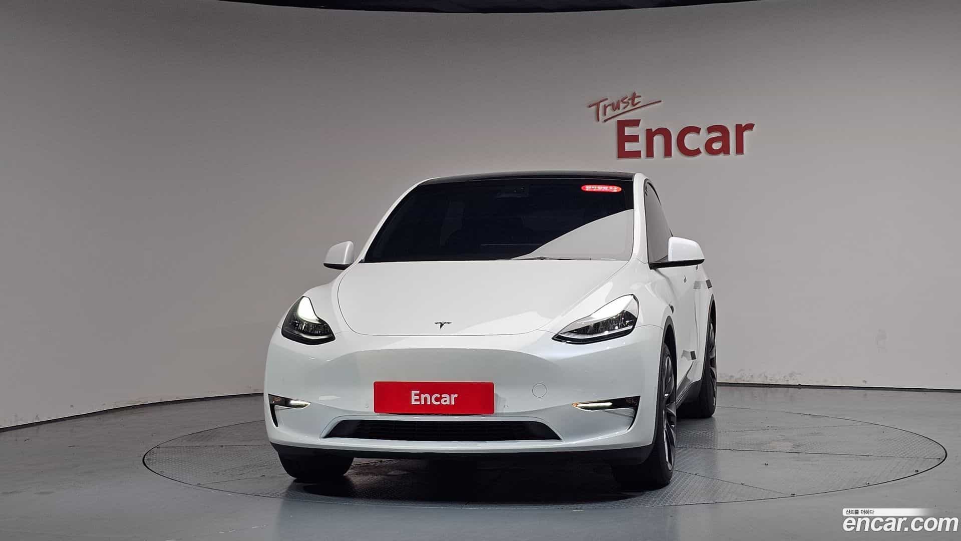 Model Y Tesla 2021.4-OUTER-003
