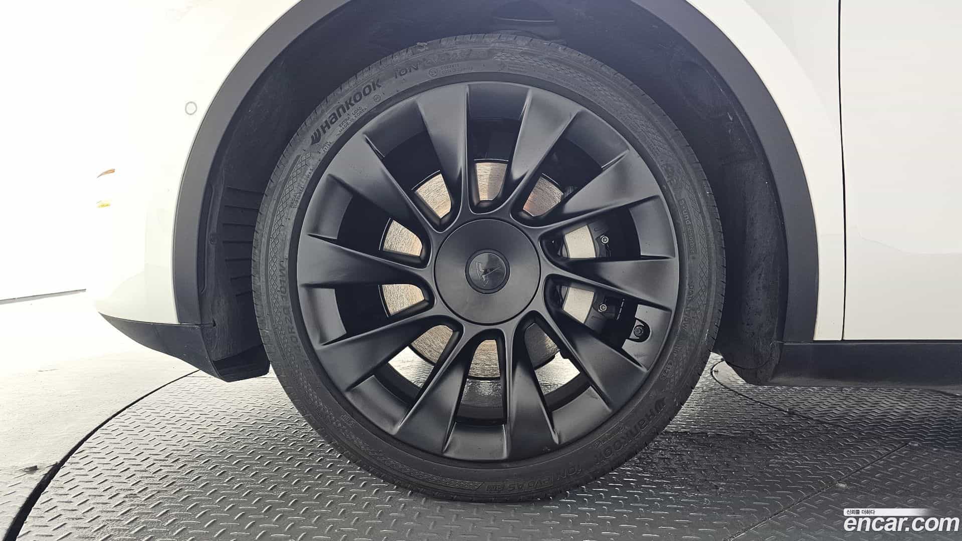 Model Y Tesla 2021.4-OUTER-005