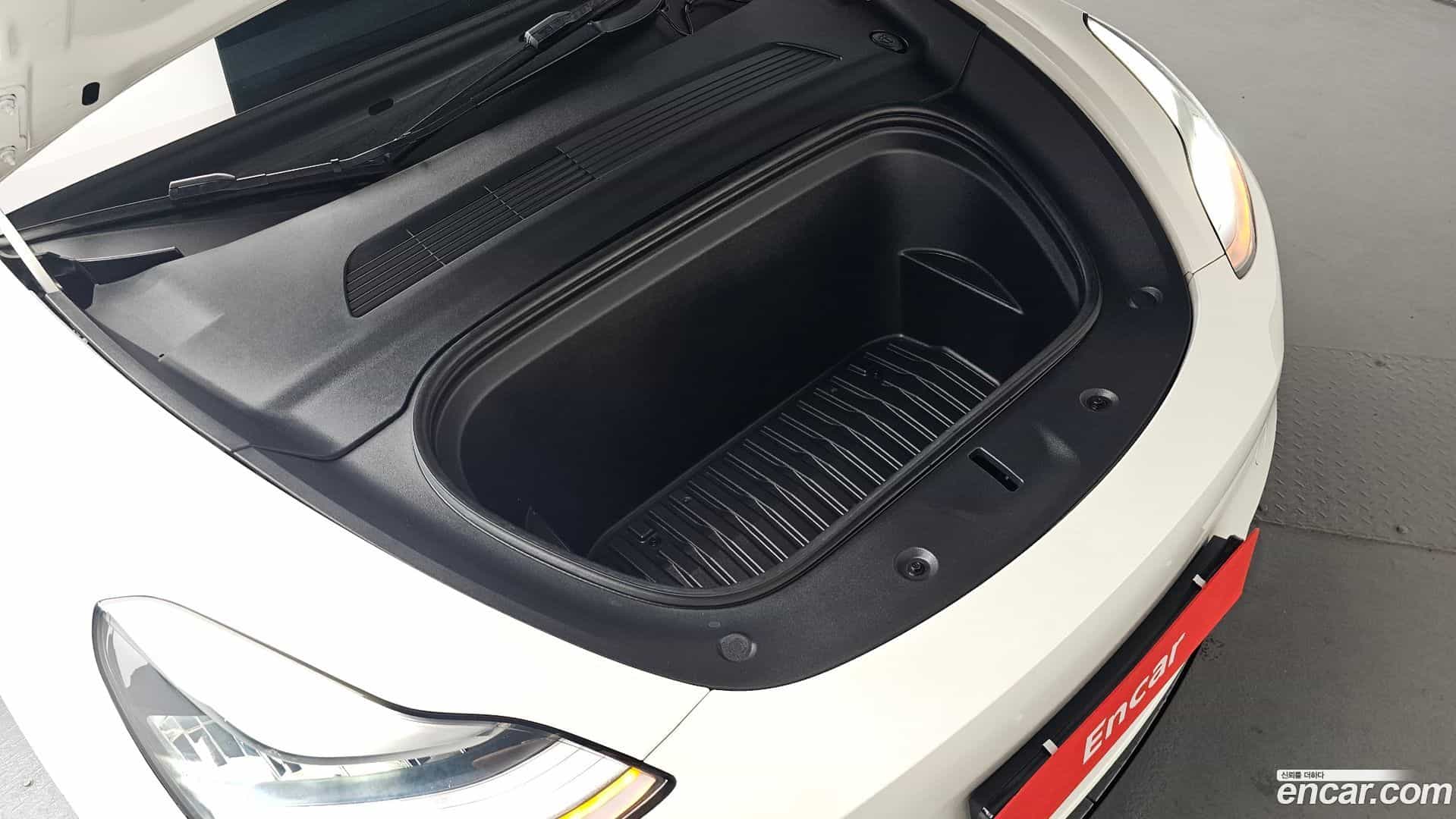 Model Y Tesla 2021.4-OUTER-006