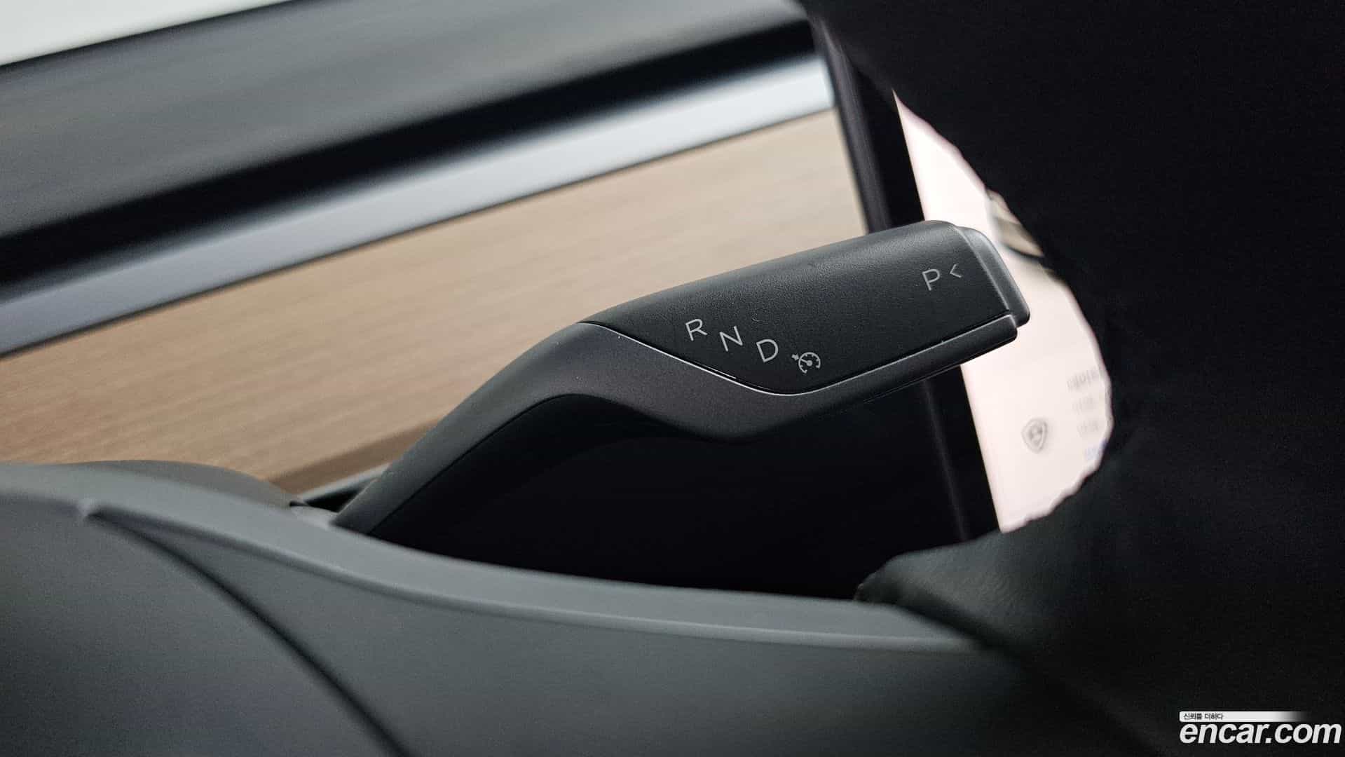 Model Y Tesla 2021.4-INNER-009