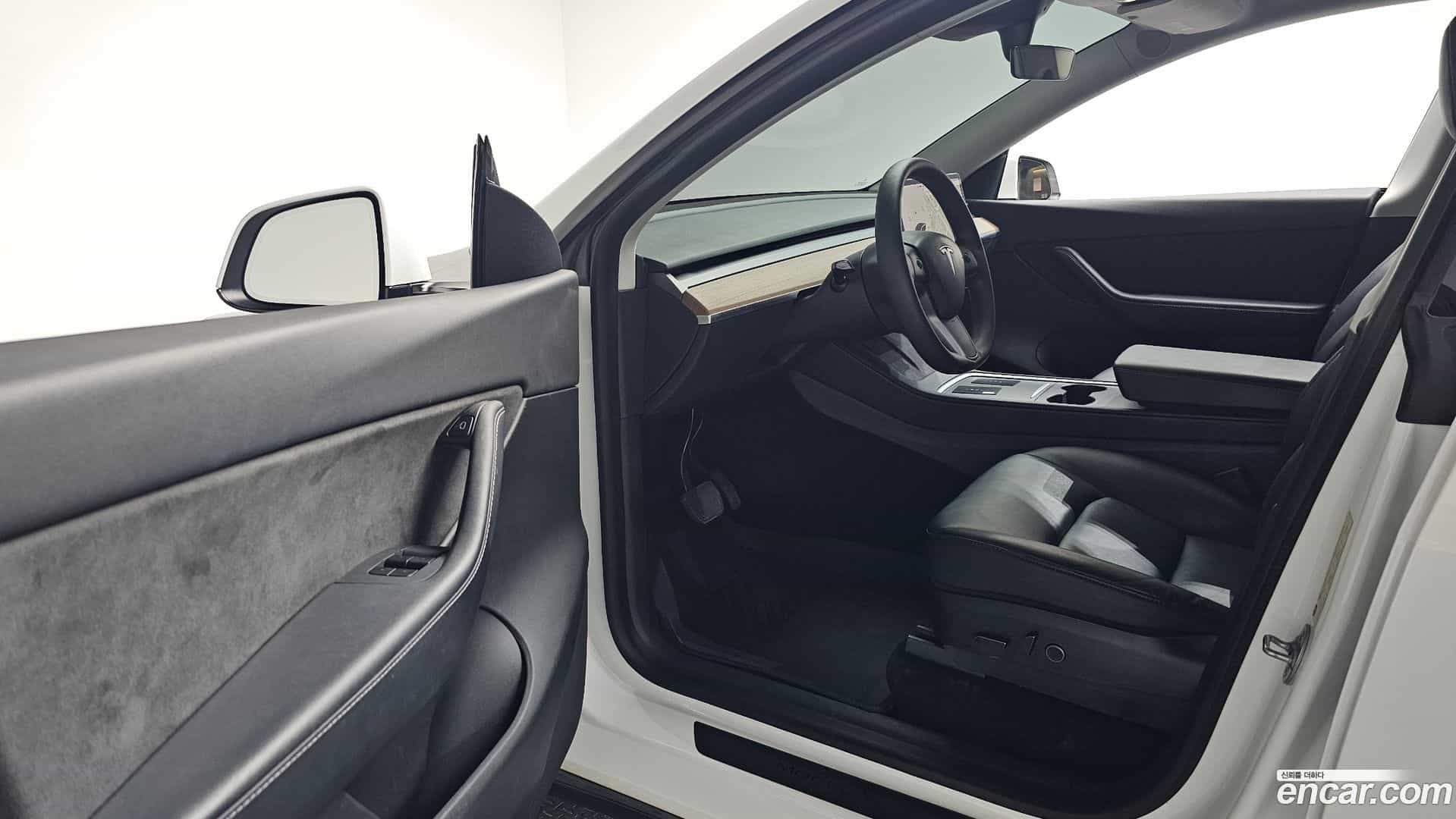 Model Y Tesla 2021.4-INNER-010