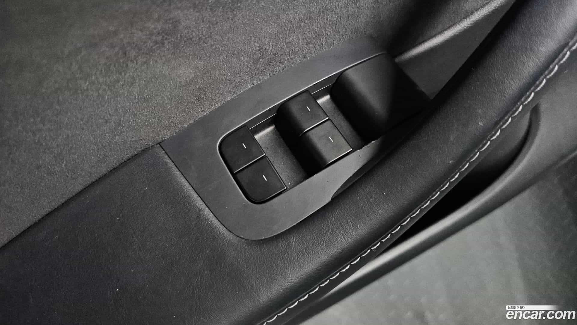 Model Y Tesla 2021.4-OPTION-040