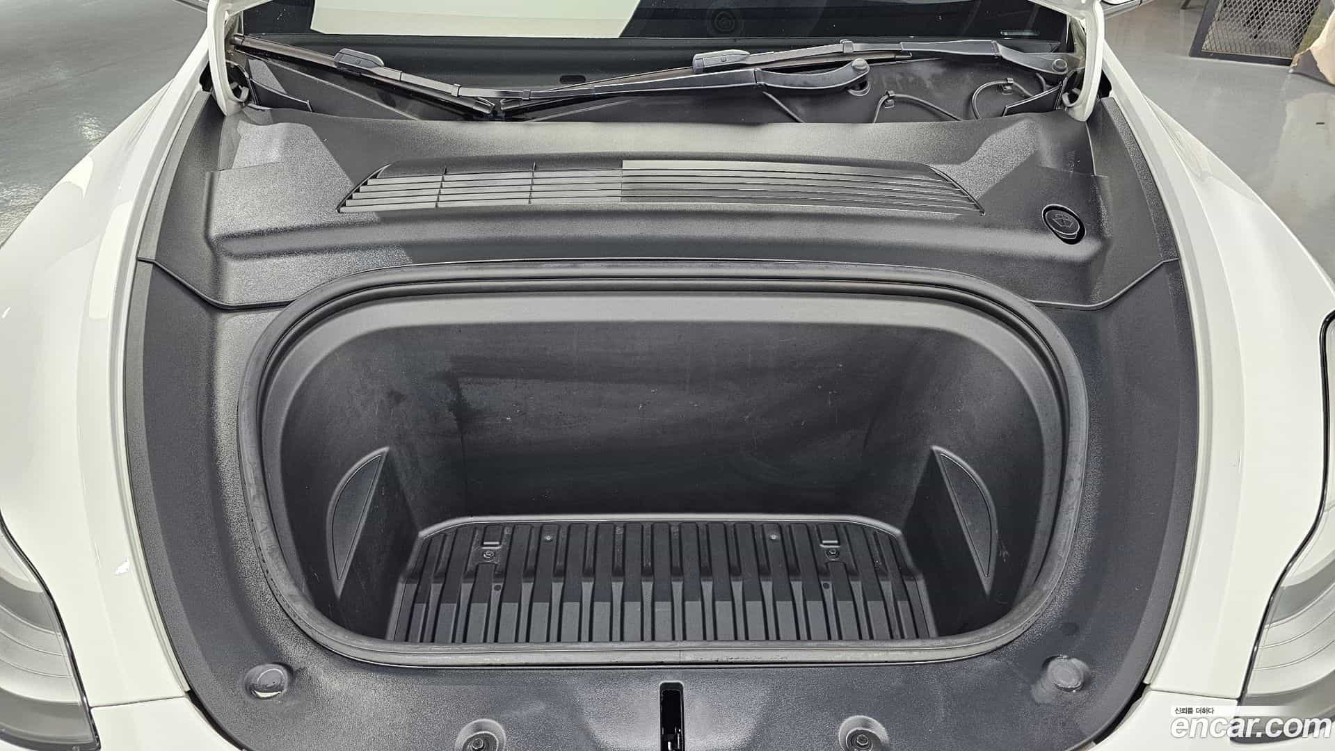 Model Y Tesla 2021.4-OUTER-006