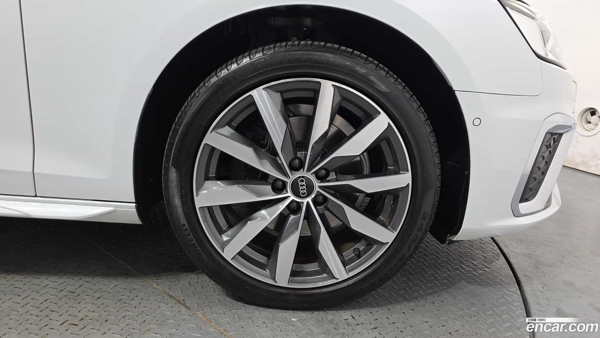 A4 Audi 2023.0-OUTER-031