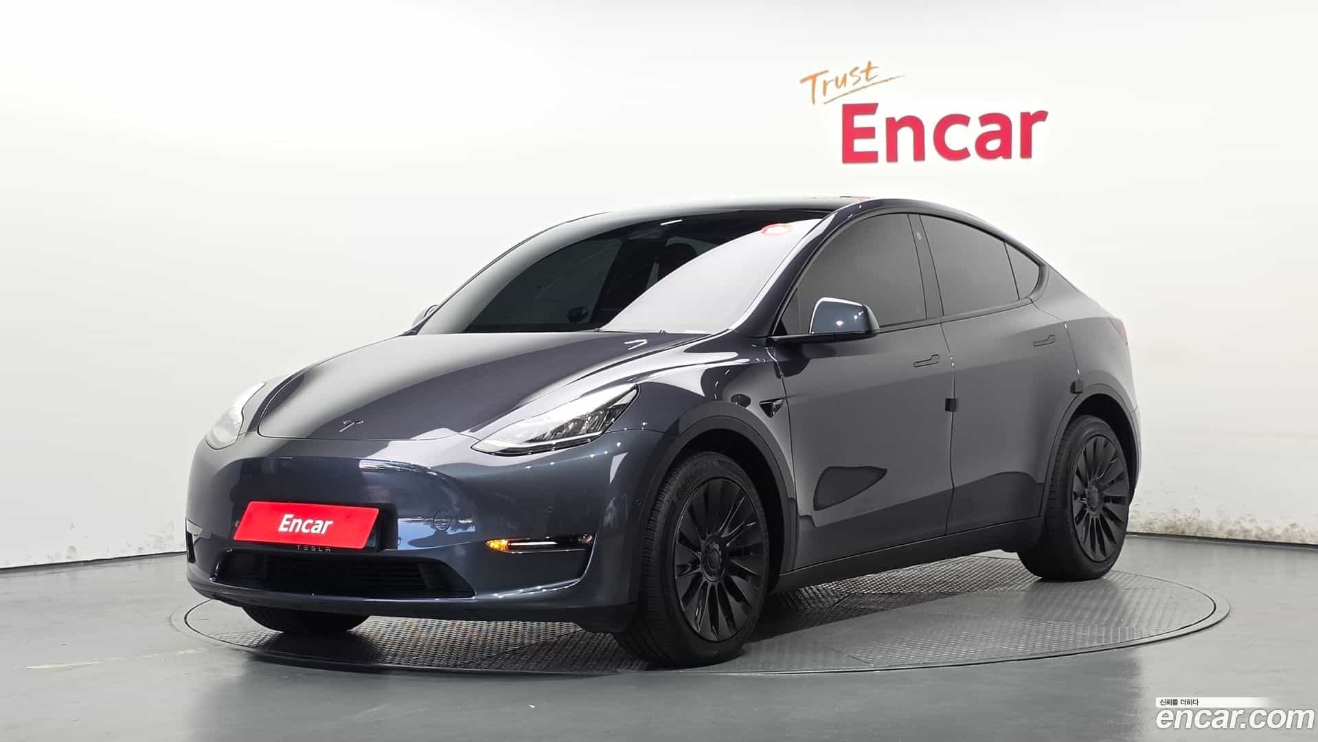 Model Y Tesla 2022.8-OUTER-001