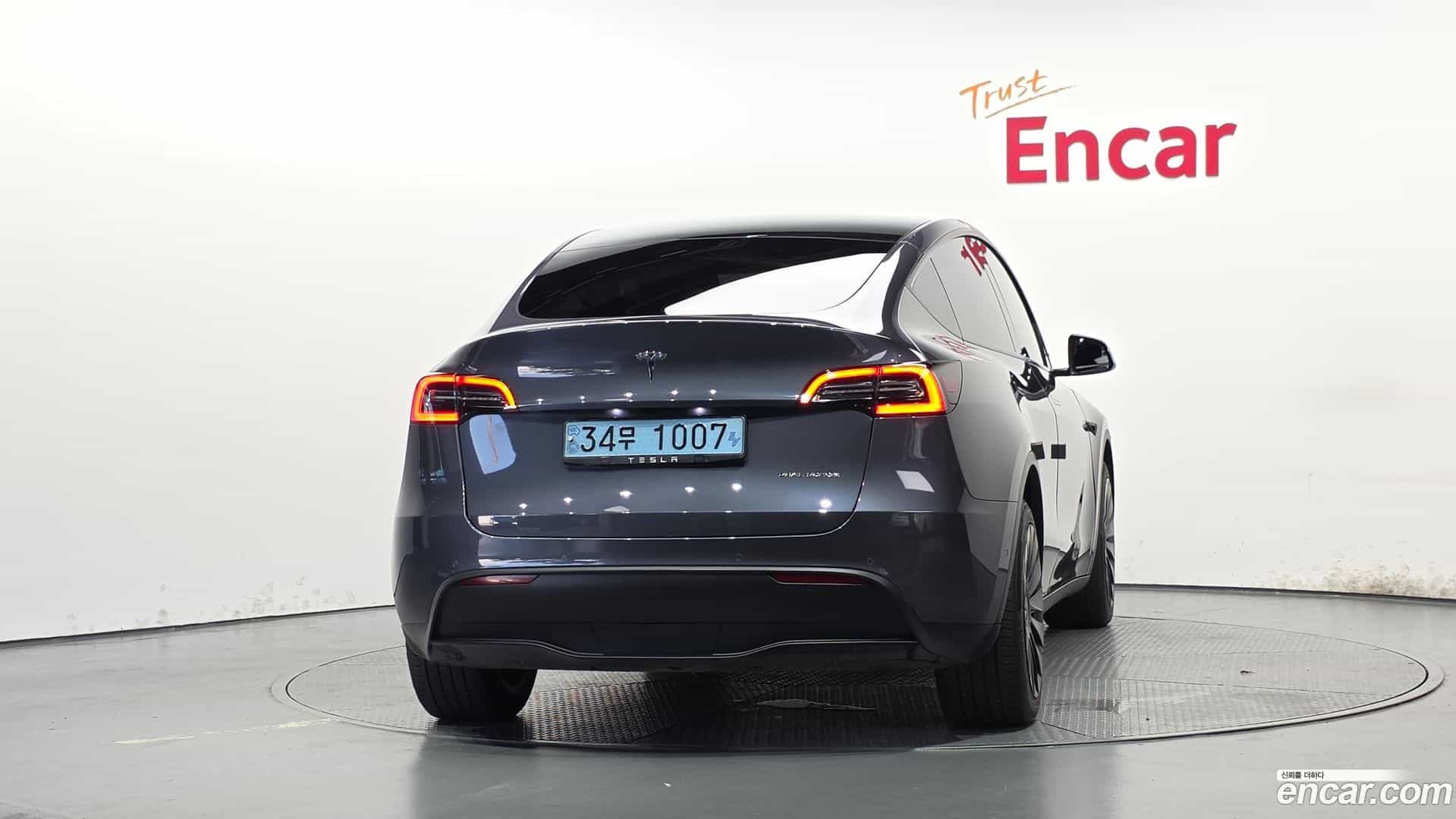 Model Y Tesla 2022.8-OUTER-004