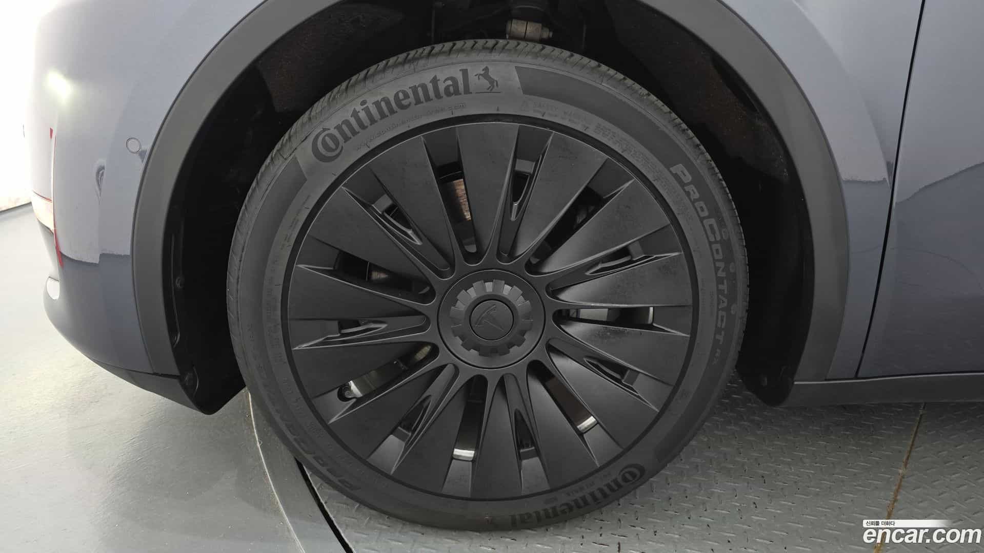 Model Y Tesla 2022.8-OUTER-005