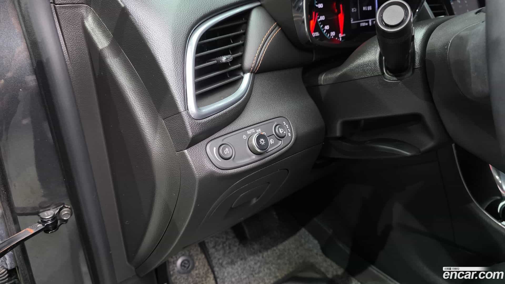 Trax Chevrolet 2018.4-OPTION-023