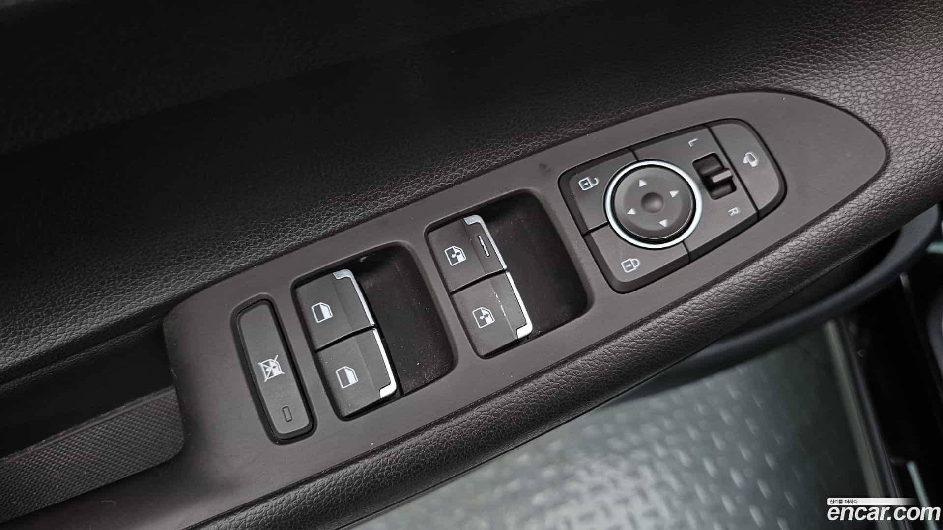 Grandeur Hyundai 2019.5-OPTION-017