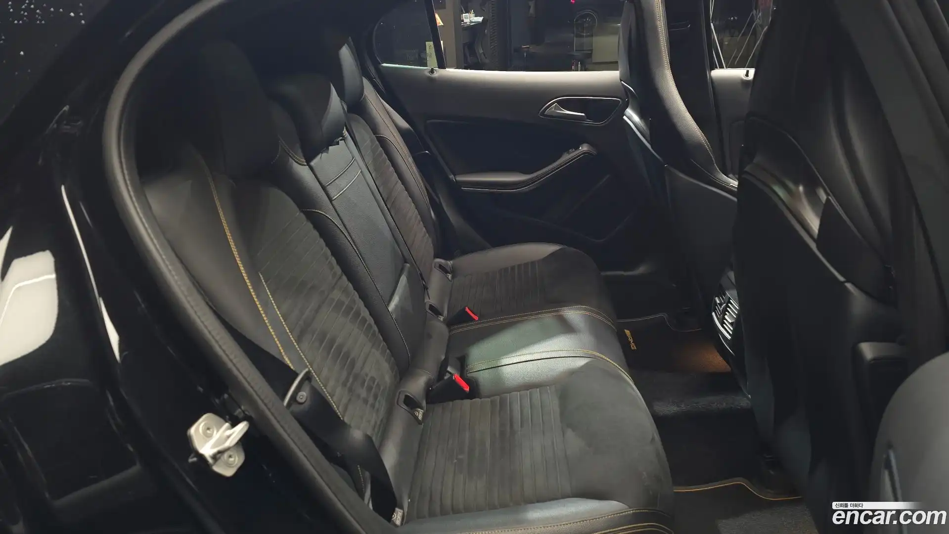 GLA-Class Mercedes-Benz 2017.9-OPTION-015