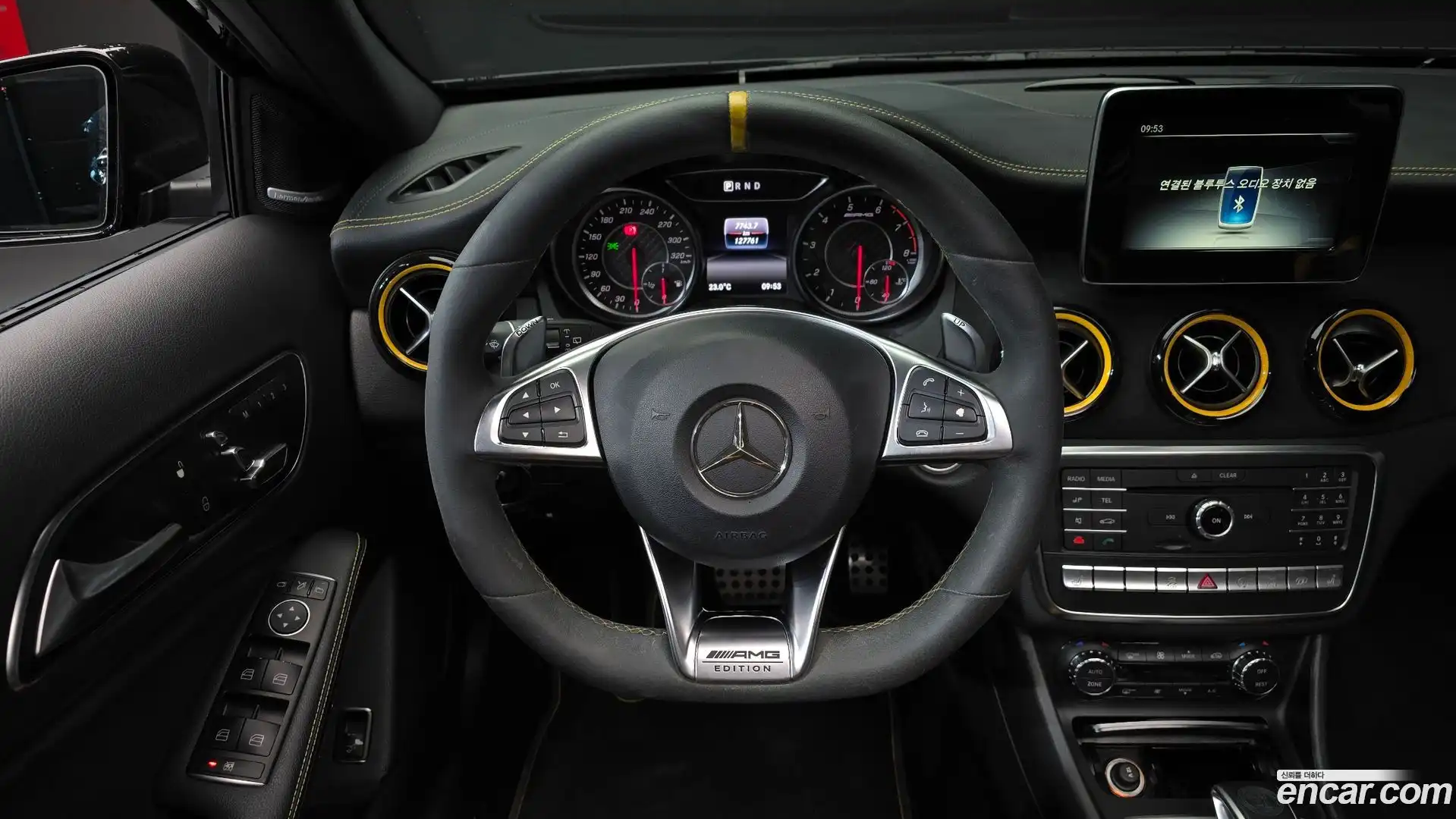 GLA-Class Mercedes-Benz 2017.9-OPTION-017