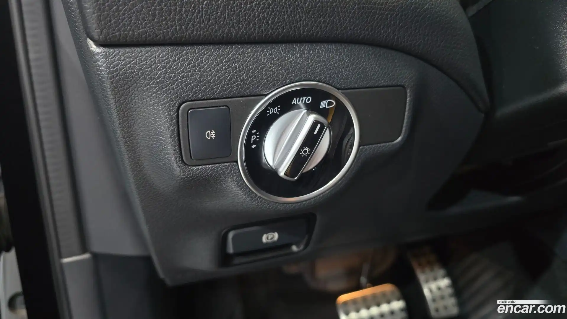 GLA-Class Mercedes-Benz 2017.9-OPTION-021
