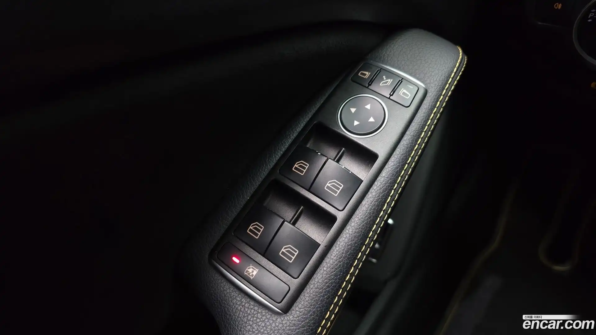 GLA-Class Mercedes-Benz 2017.9-OPTION-022