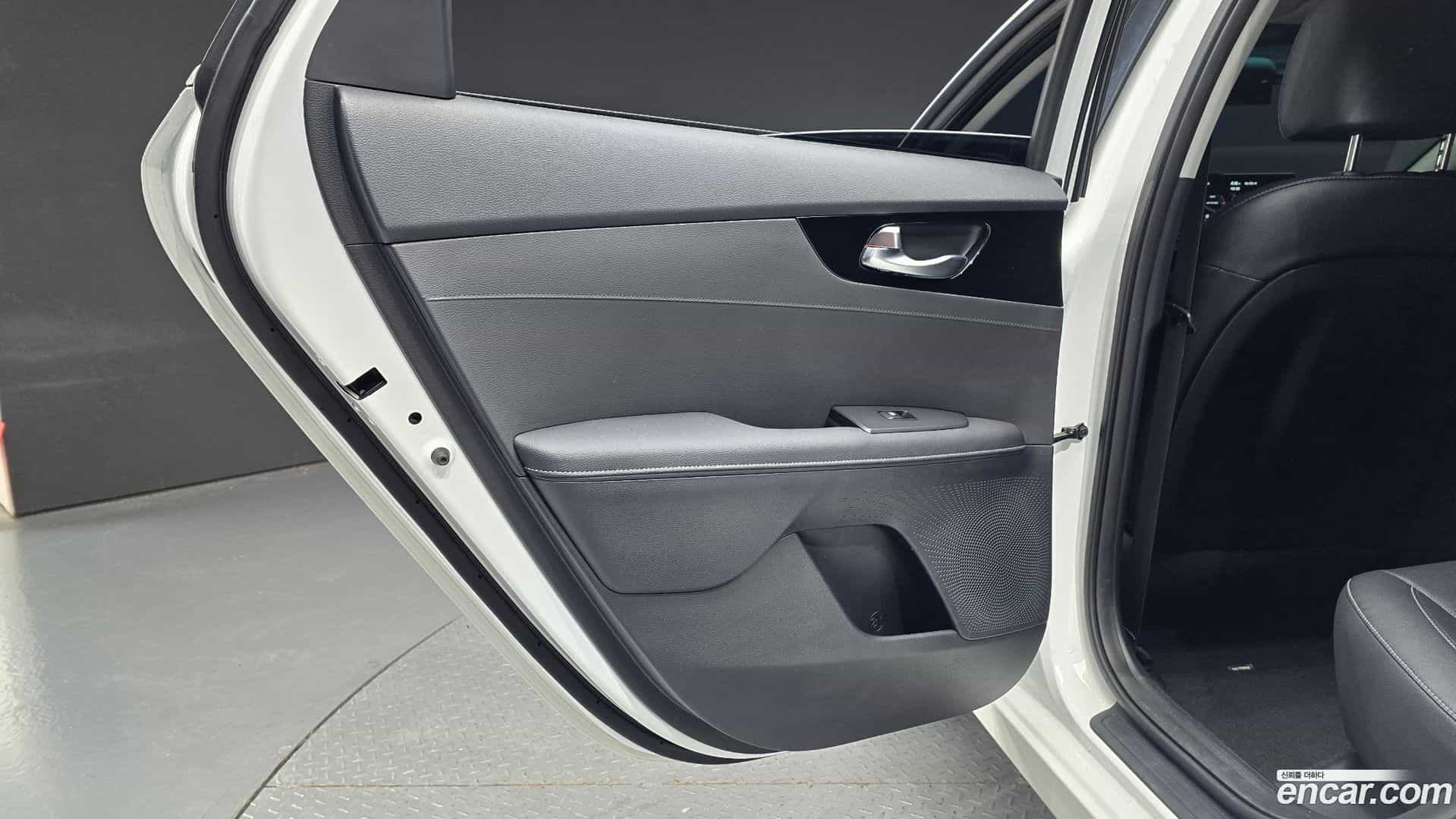 K3 Kia 2022.10-INNER-035