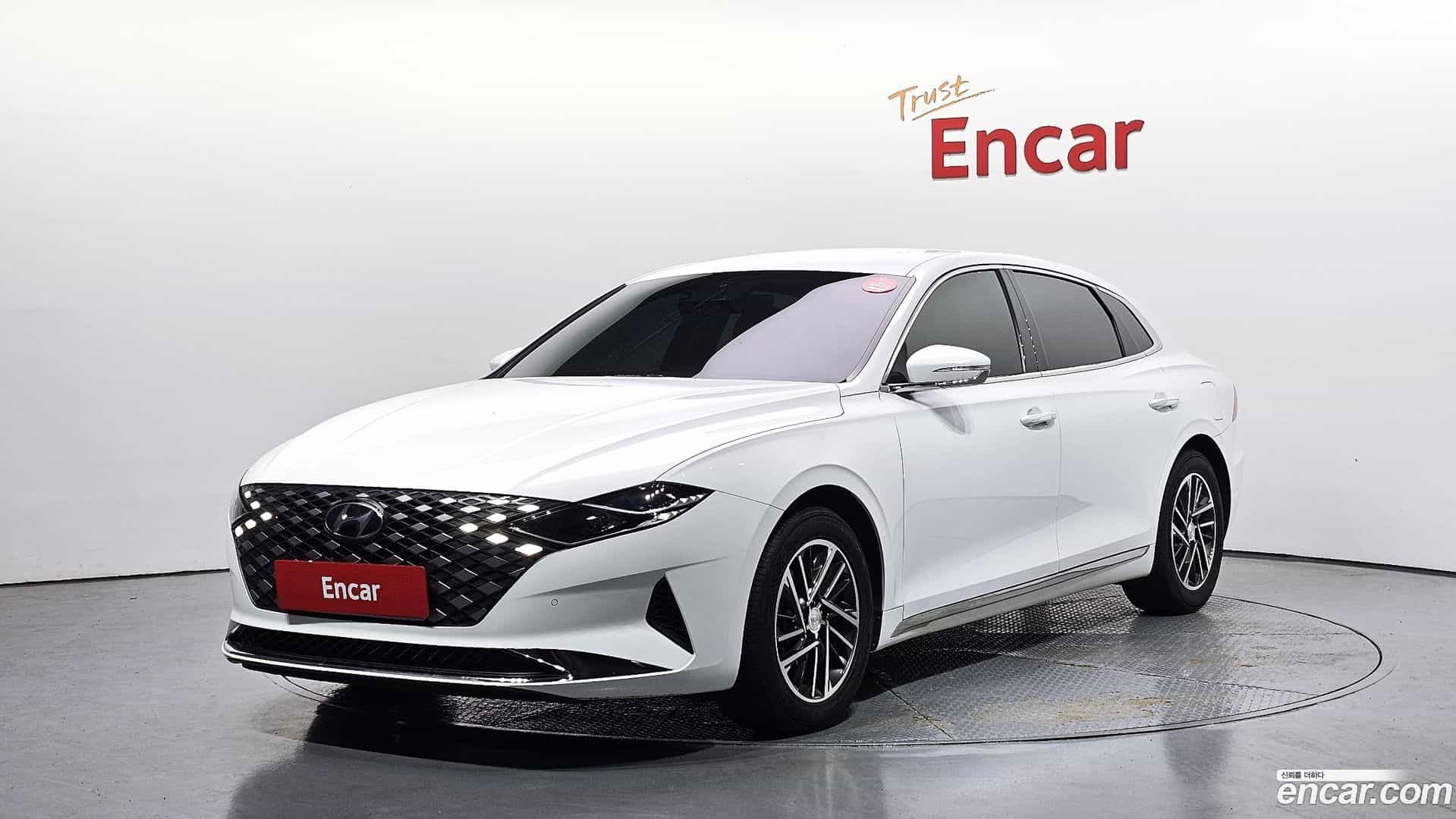 Grandeur Hyundai 2022.3-OUTER-001