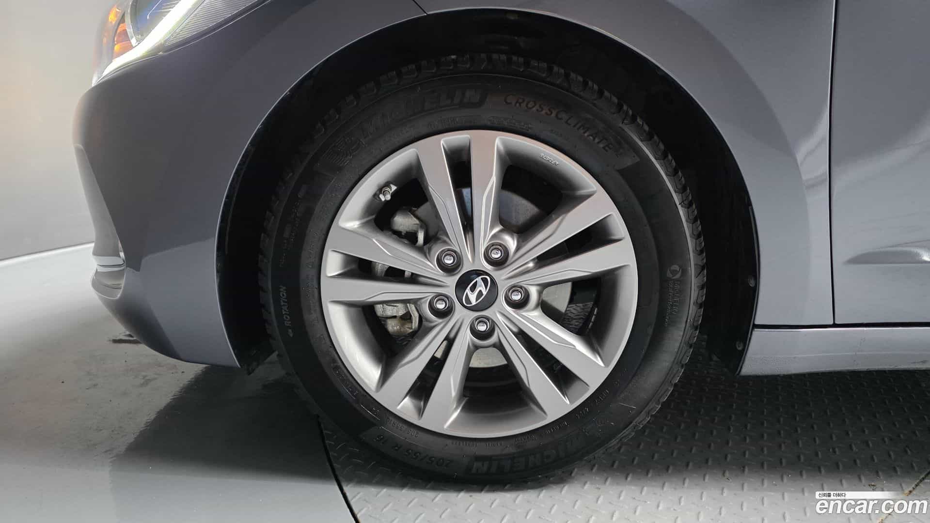 AVANTE Hyundai 2017.1-OUTER-005
