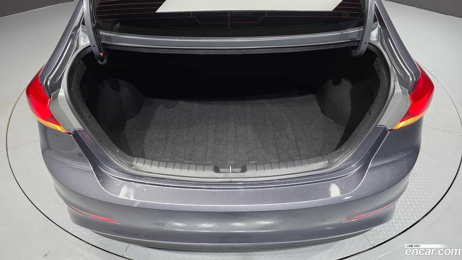AVANTE Hyundai 2017.1-OPTION-022