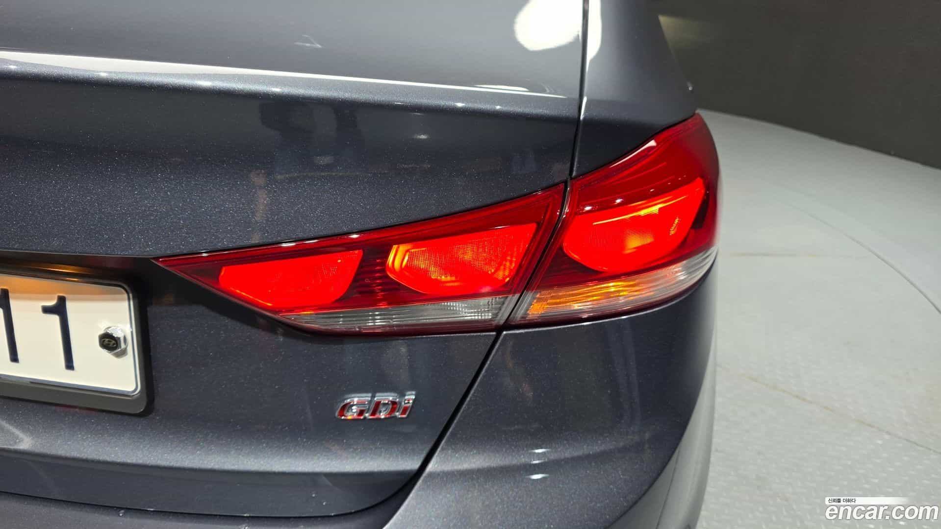 AVANTE Hyundai 2017.1-OUTER-033