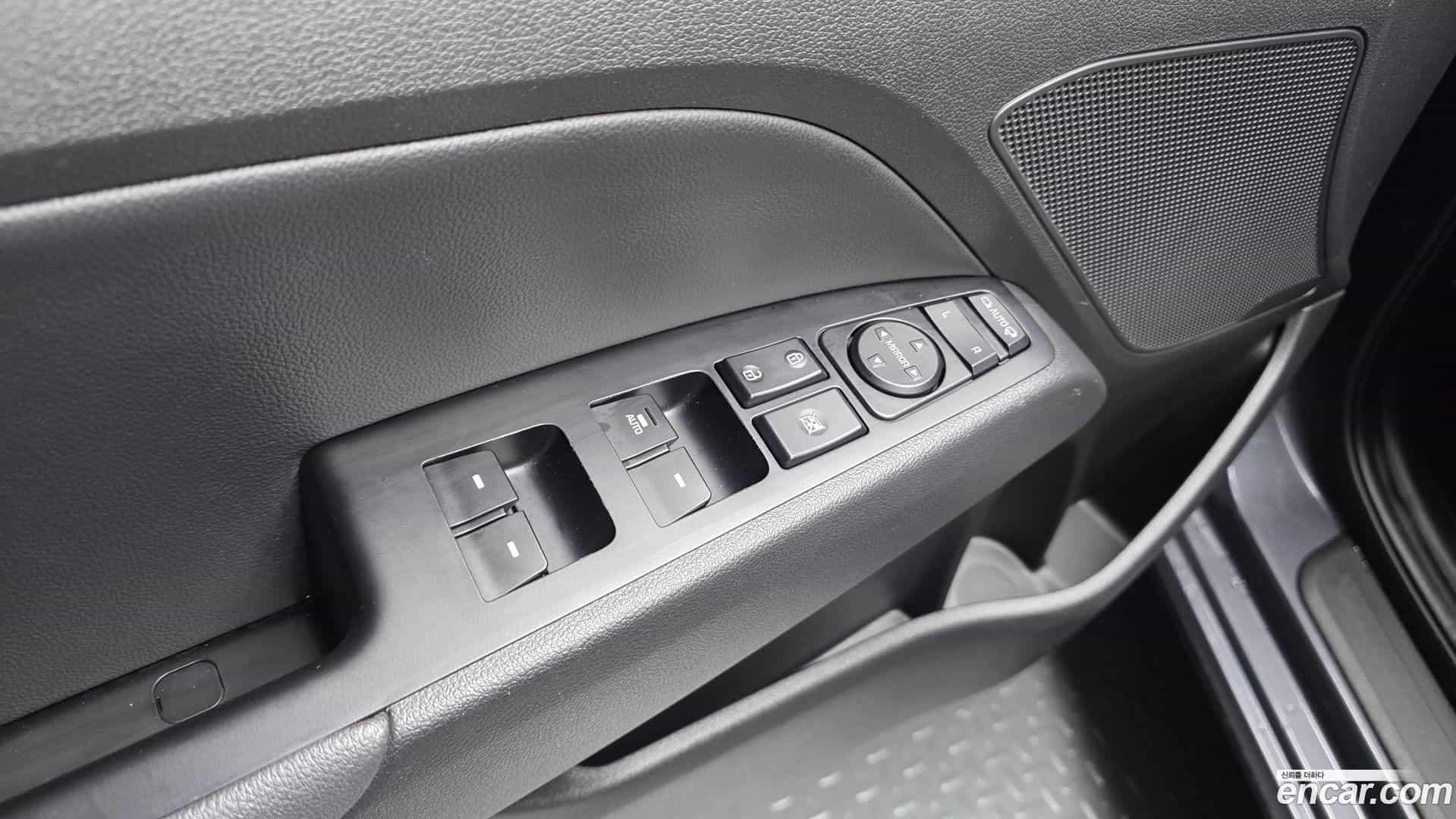 AVANTE Hyundai 2017.1-OPTION-040