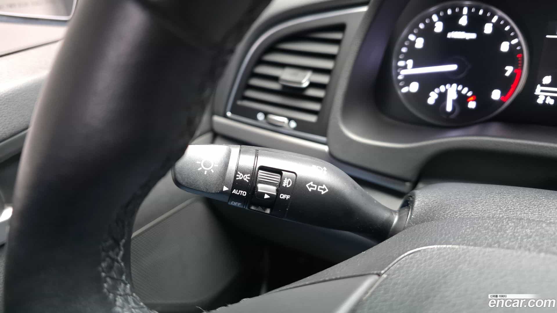 AVANTE Hyundai 2017.1-OPTION-041
