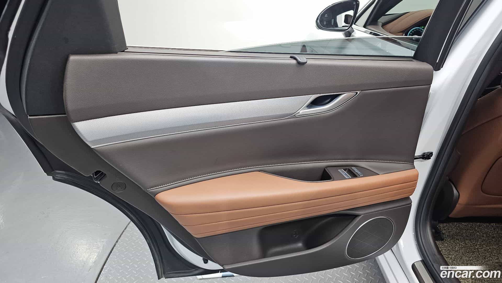 G80 Genesis 2022.8-INNER-035