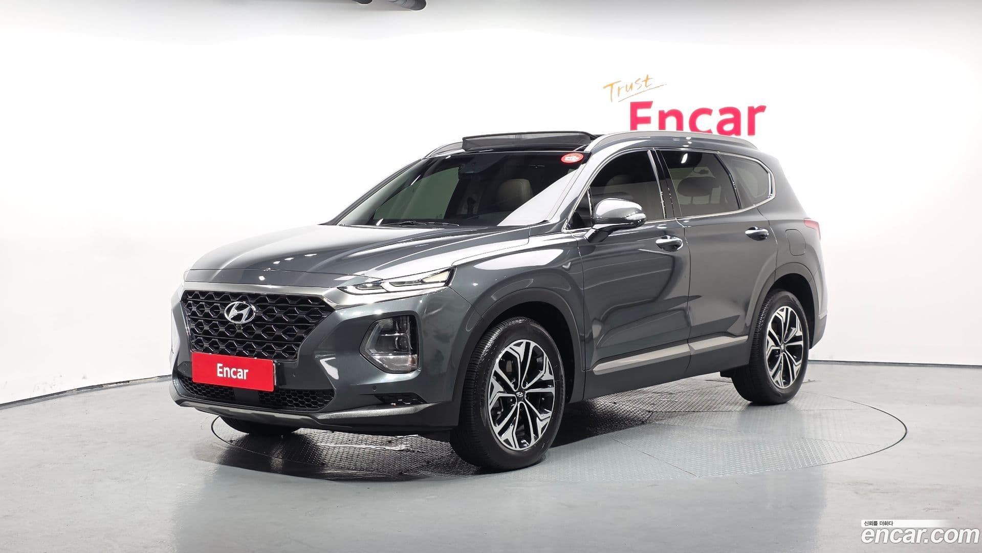 Main__Slider__Photo:Santafe Hyundai 2018.4-0