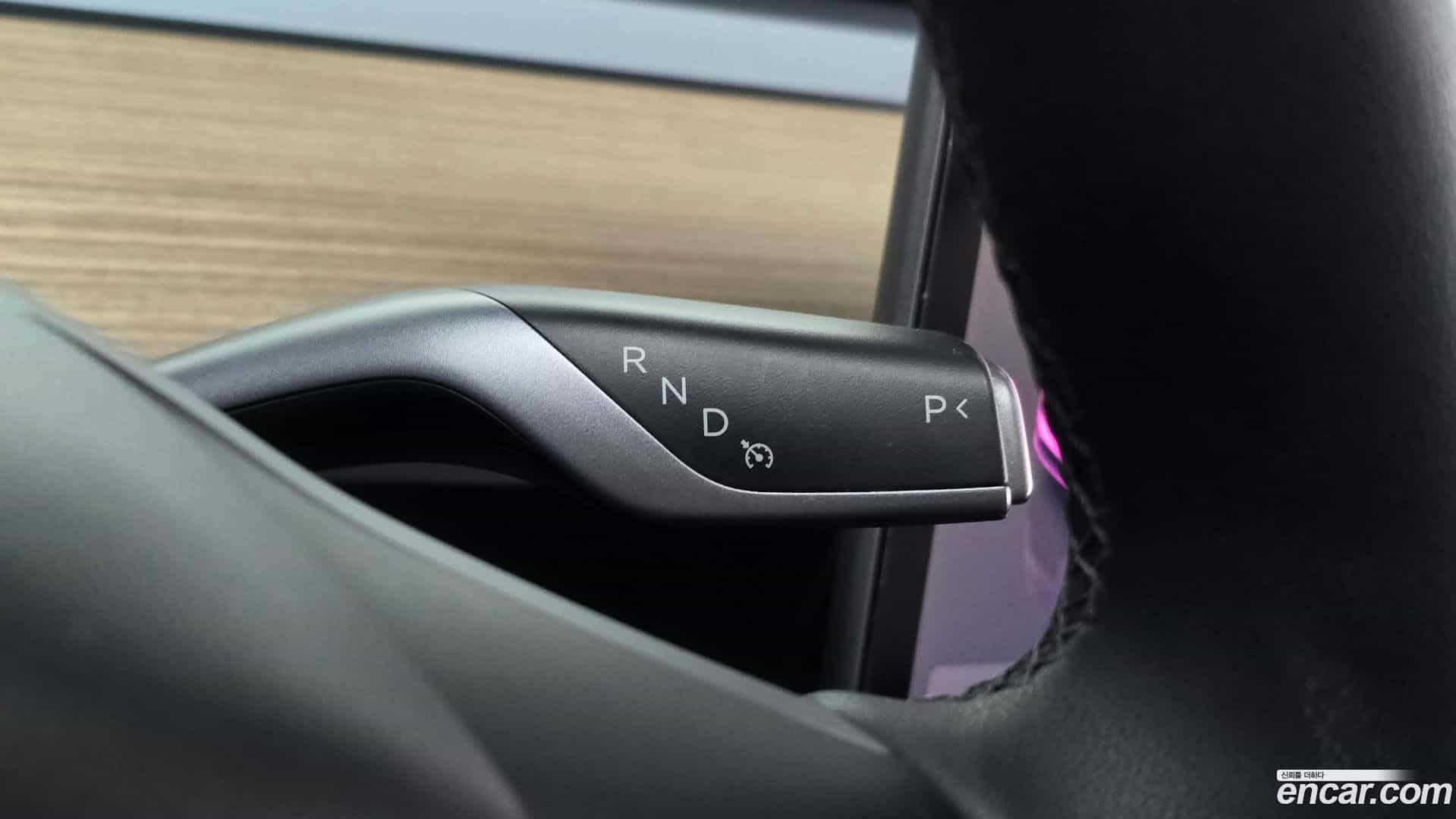 Model Y Tesla 2023.8-INNER-009