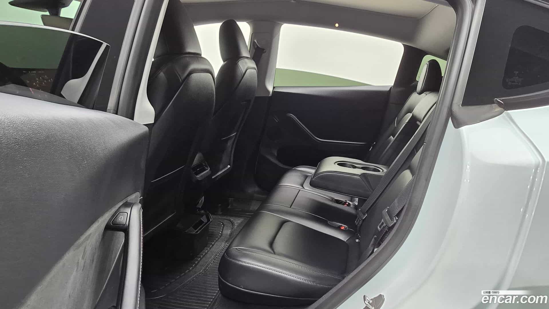 Model Y Tesla 2023.8-OPTION-015