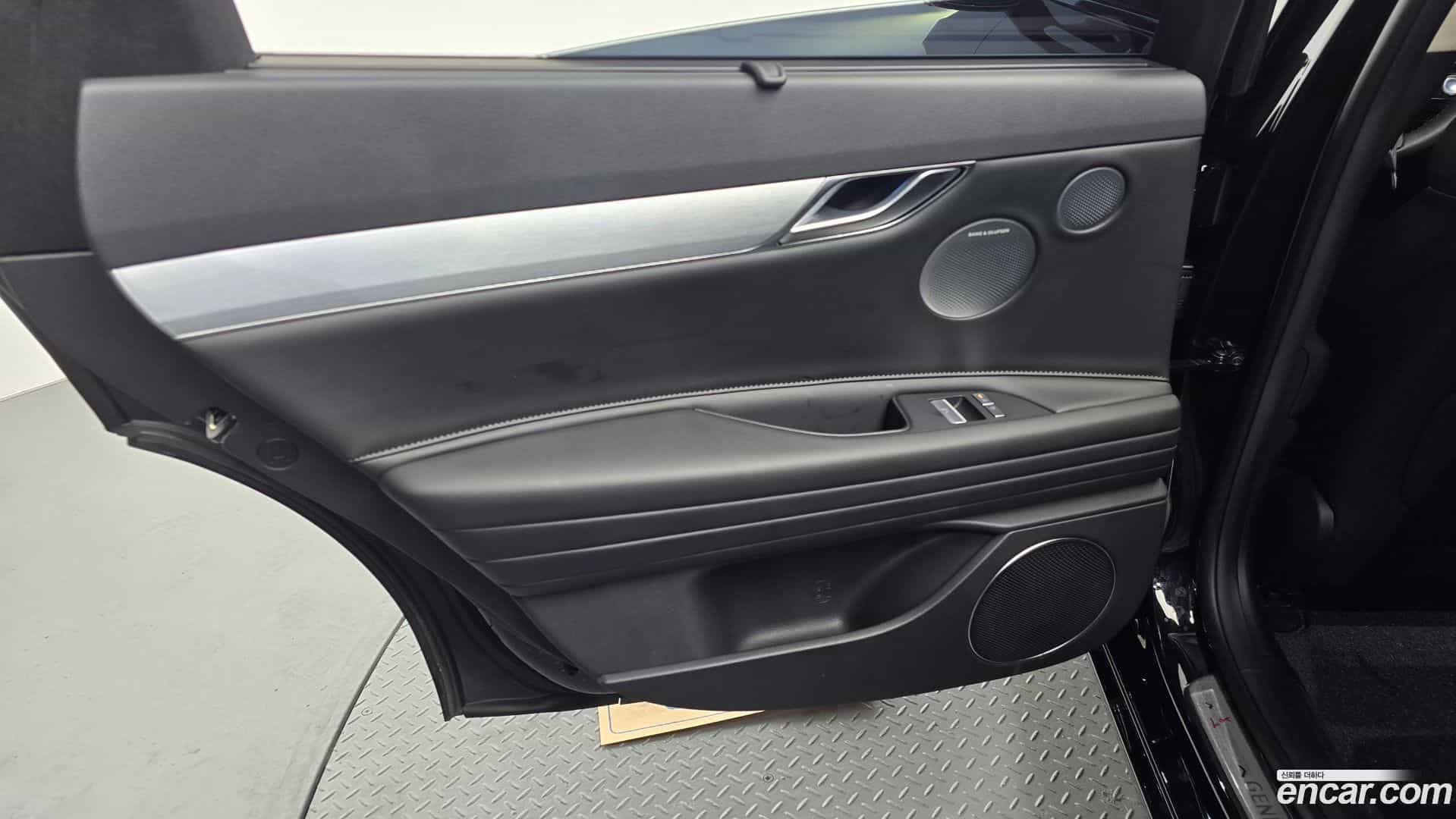 G80 Genesis 2025.7-INNER-035