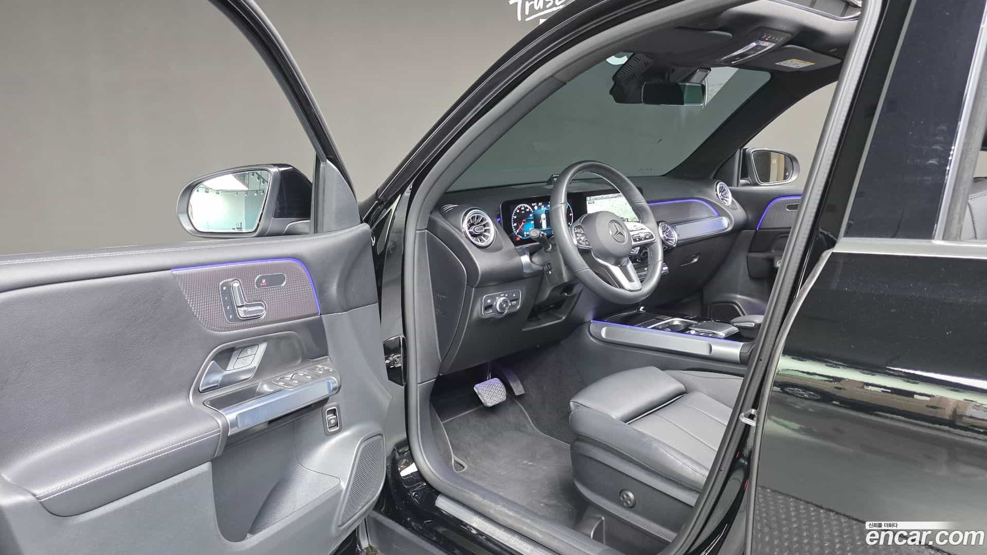 GLB-Class Mercedes-Benz 2023.4-OPTION-016
