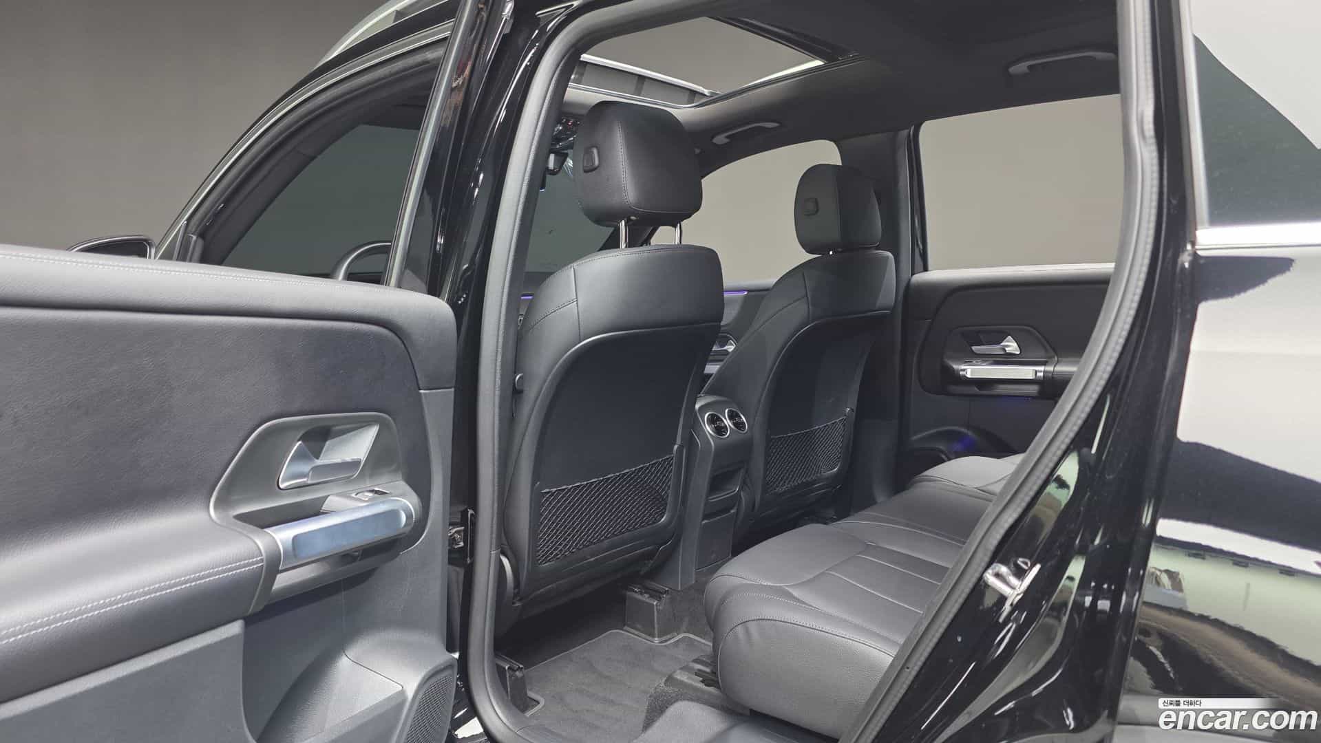 GLB-Class Mercedes-Benz 2023.4-OPTION-022