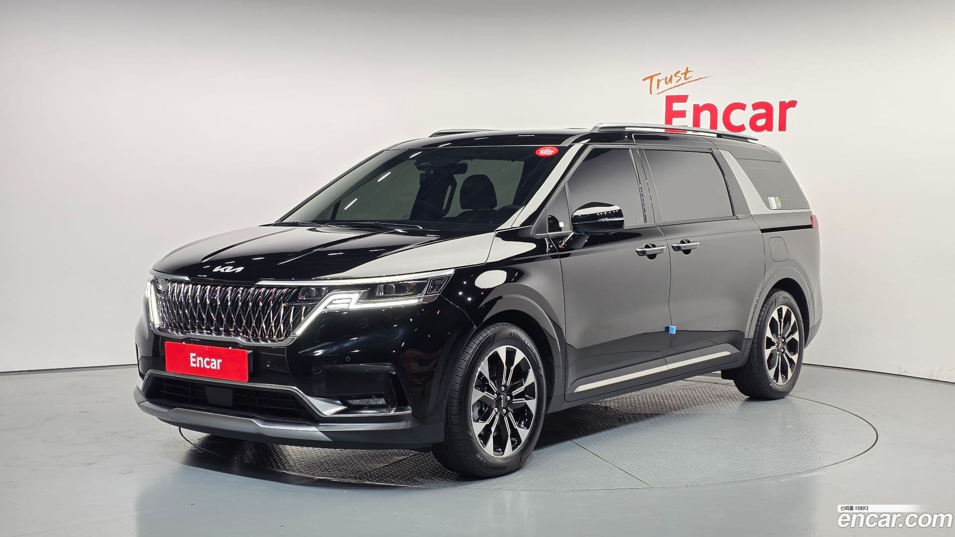 Main__Slider__Photo:Canival Kia 2023.10-0