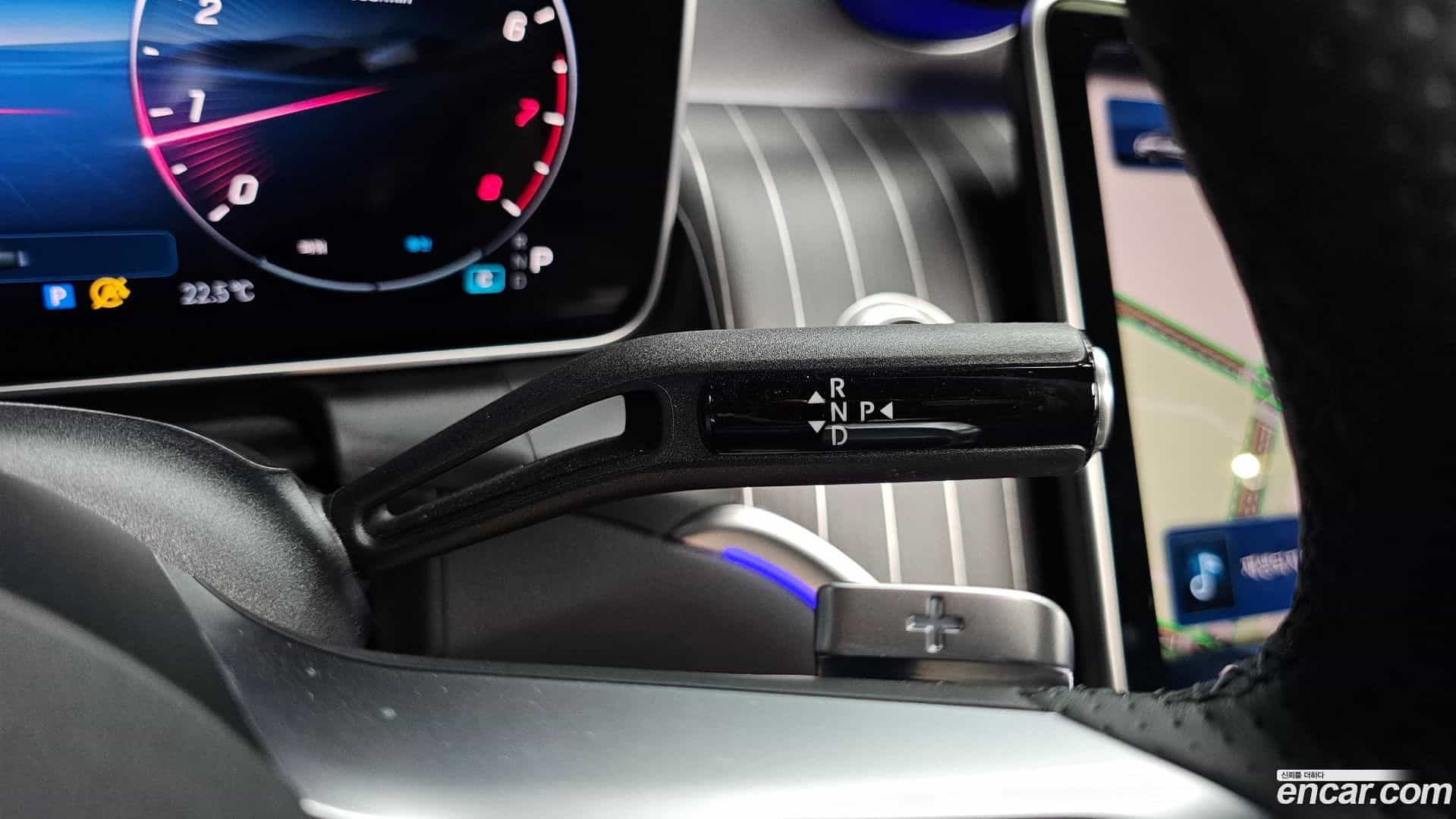 GLC-Class Mercedes-Benz 2025.2-INNER-009