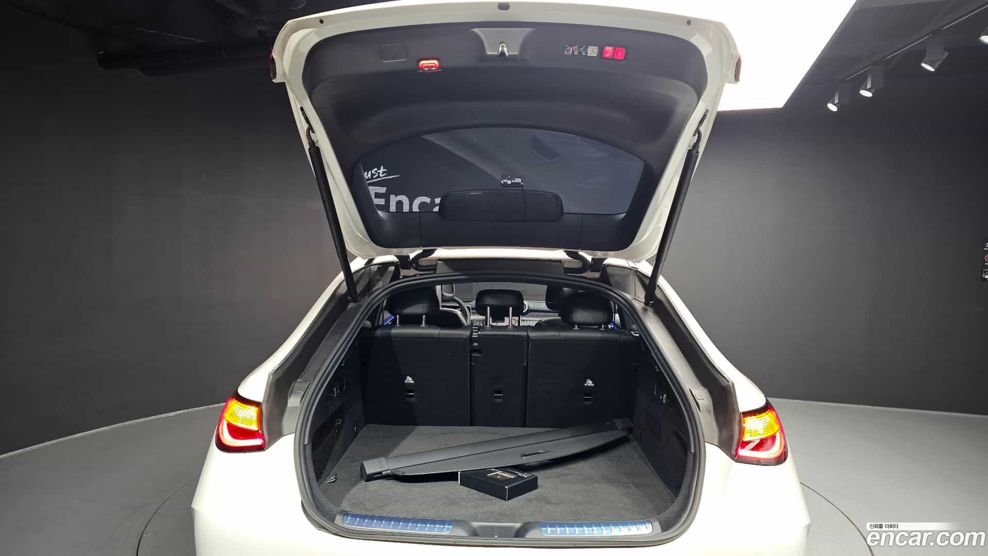GLC-Class Mercedes-Benz 2025.2-OPTION-024