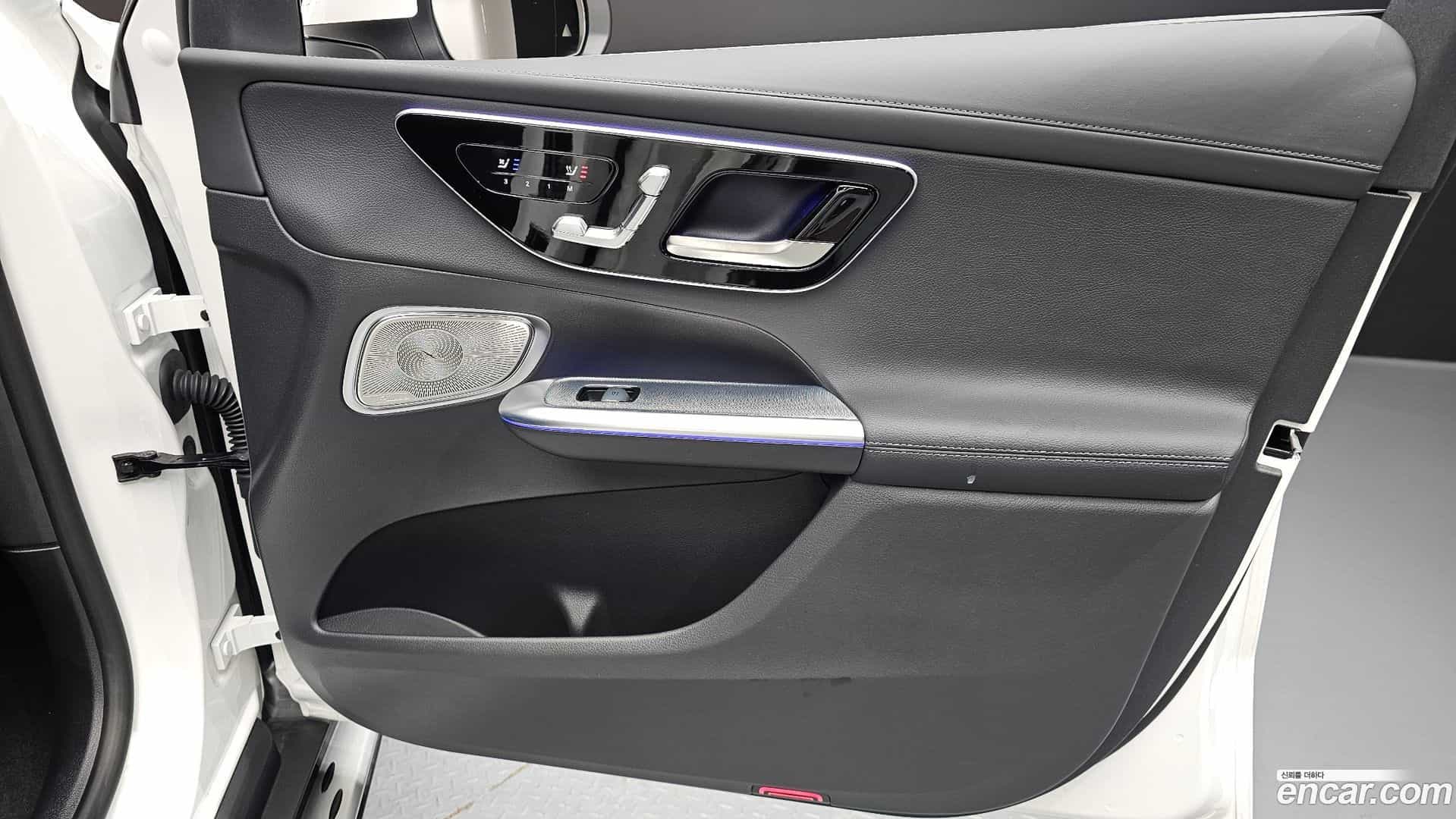 GLC-Class Mercedes-Benz 2025.2-INNER-034