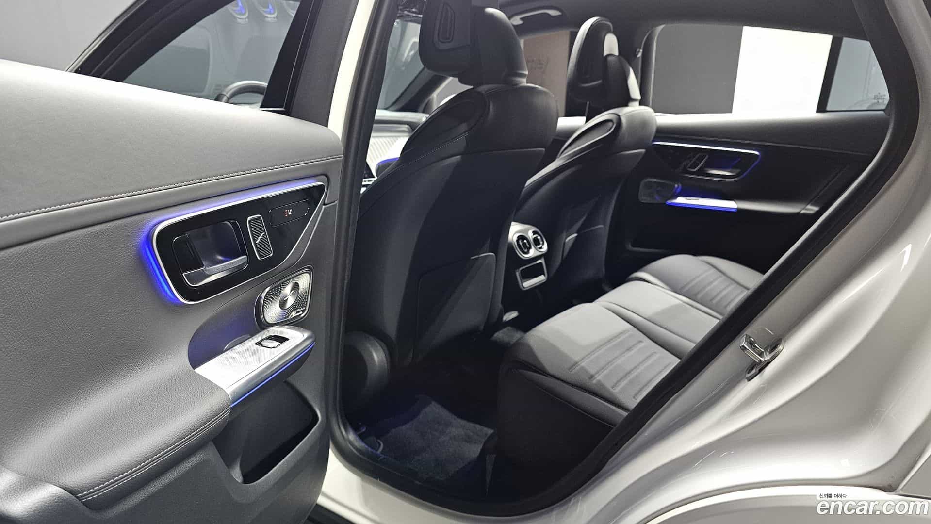 GLC-Class Mercedes-Benz 2025.2-INNER-036