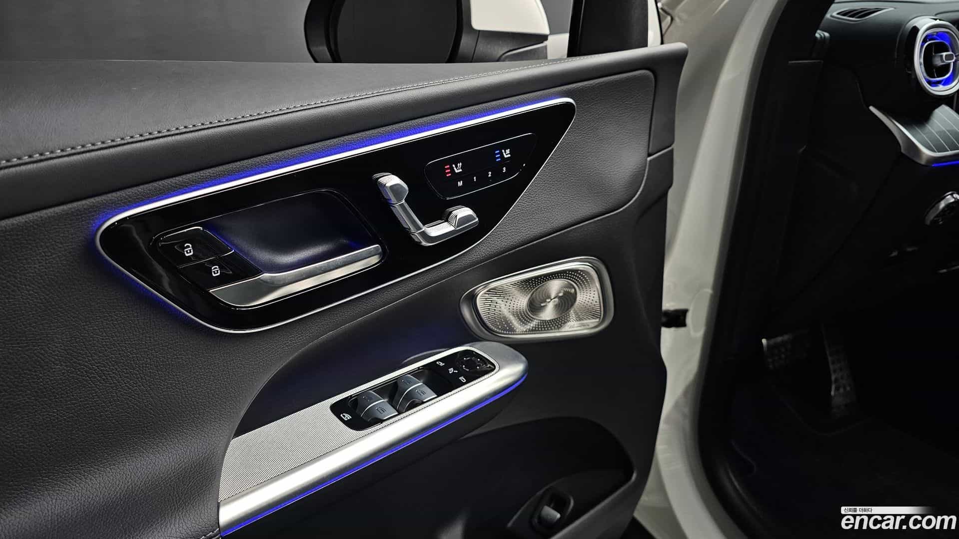 GLC-Class Mercedes-Benz 2025.2-OPTION-043