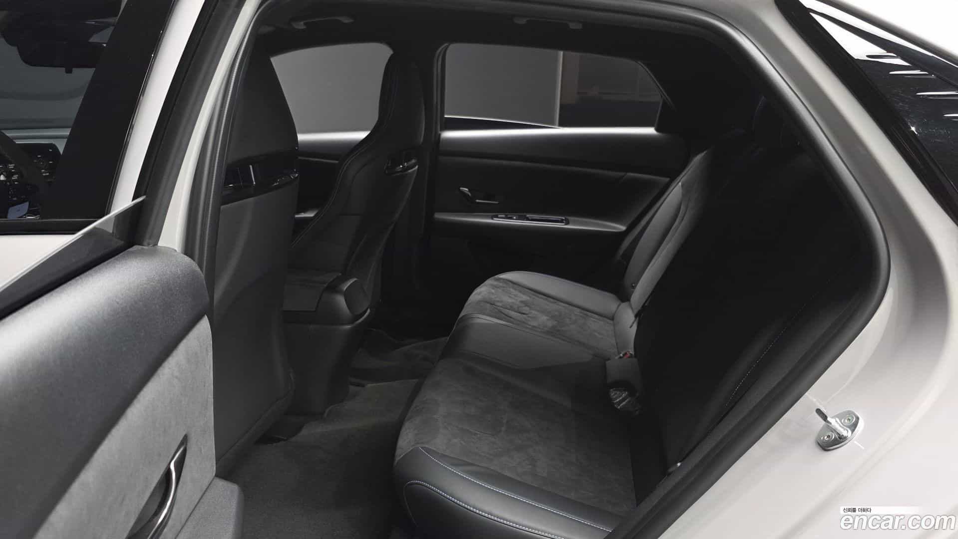 AVANTE Hyundai 2022.4-OPTION-015