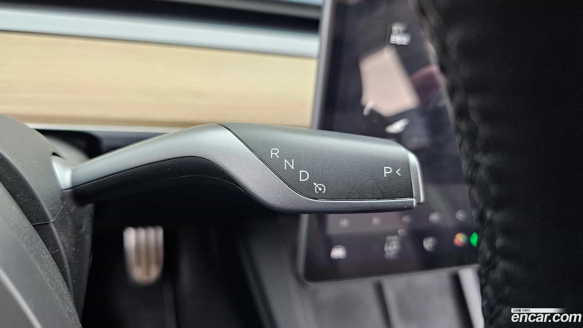Model 3 Tesla 2021.10-INNER-009