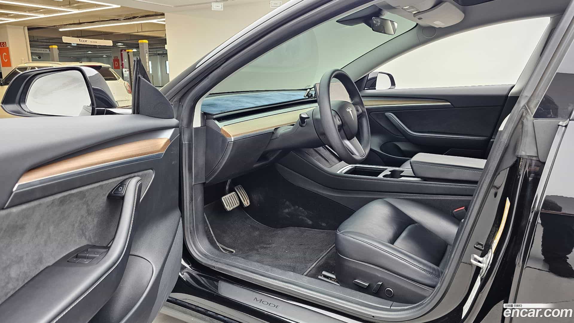 Model 3 Tesla 2021.10-INNER-010