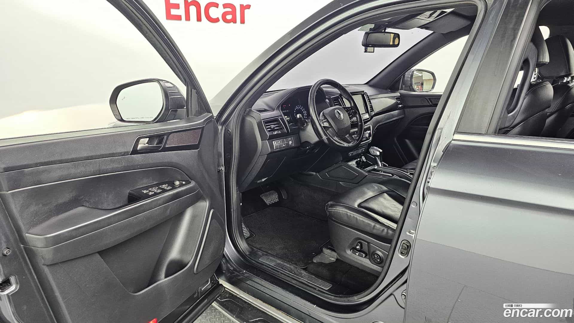 Rexton KG Mobility 2019.9-INNER-036