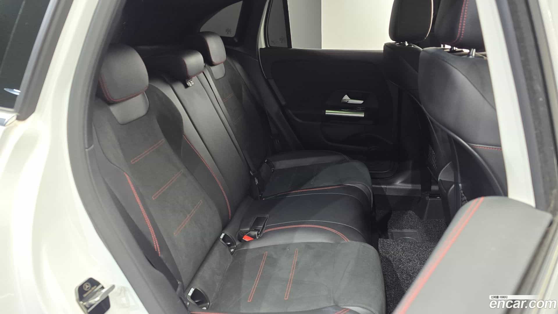 GLA-Class Mercedes-Benz 2020.9-OPTION-015