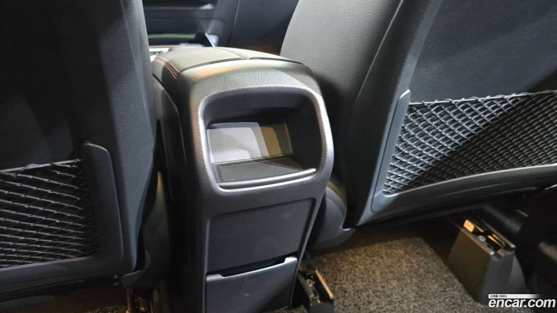 GLA-Class Mercedes-Benz 2020.9-OPTION-044