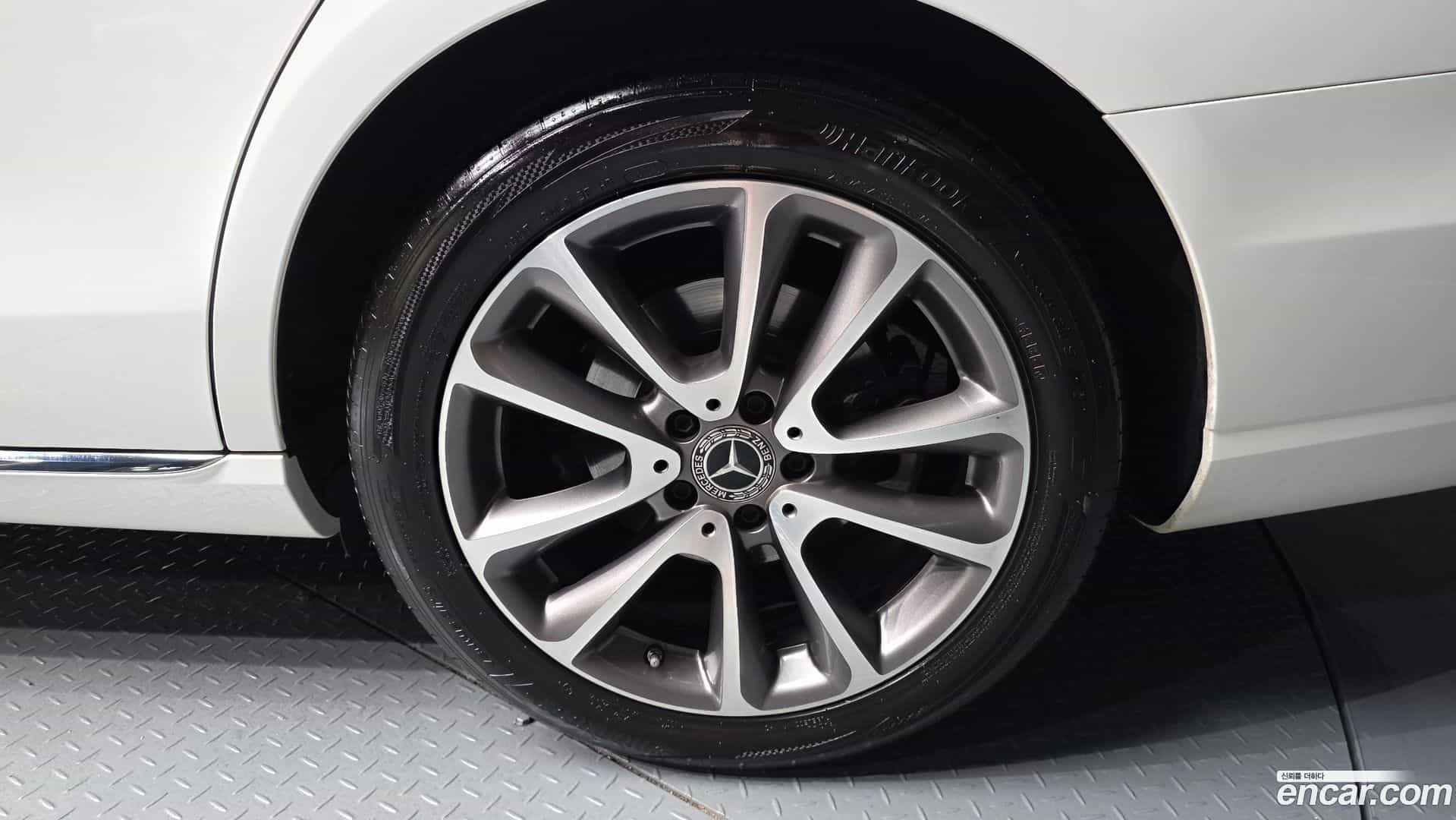 E-Class Mercedes-Benz 2019.5-OUTER-005